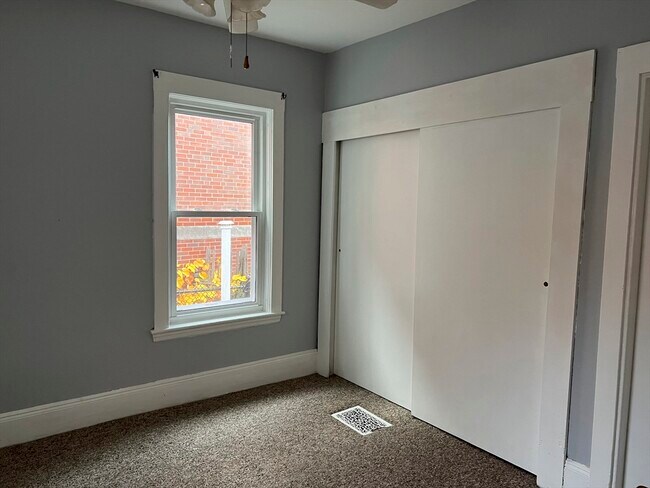 Foto del edificio - 491 Central St