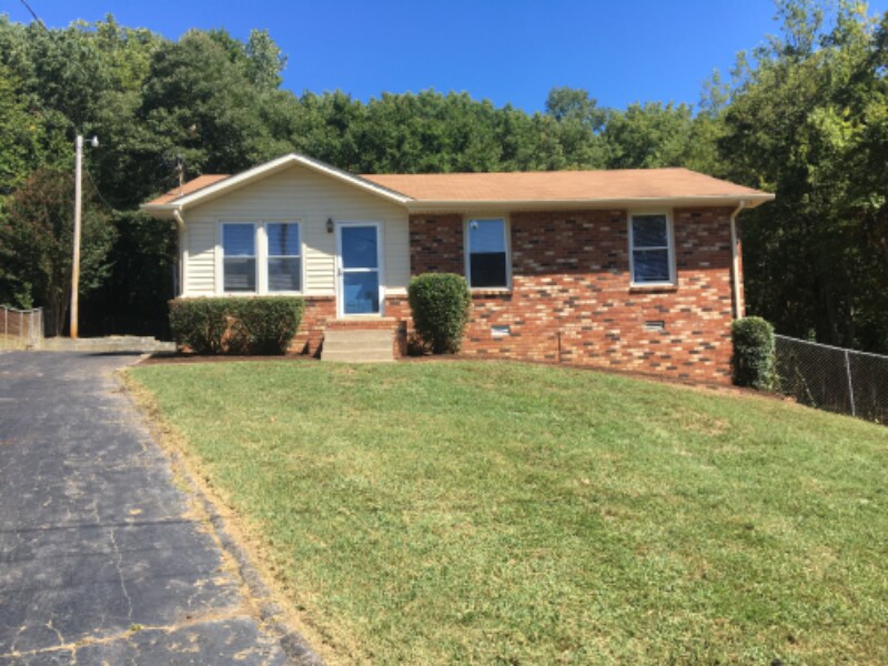 Primary Photo - 106 Oakwood Ct
