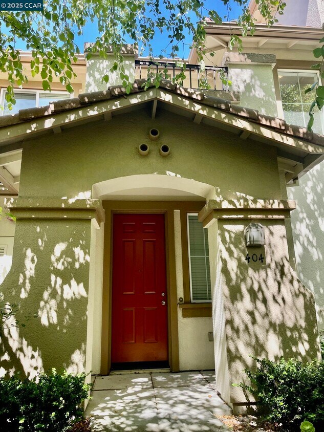 Primary Photo - 404 Presidio St