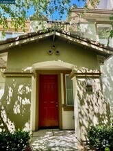Building Photo - 404 Presidio St