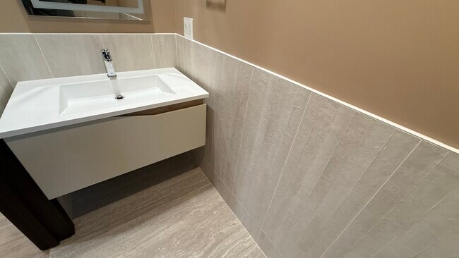 Foto del edificio - 594 S Mentor Ave