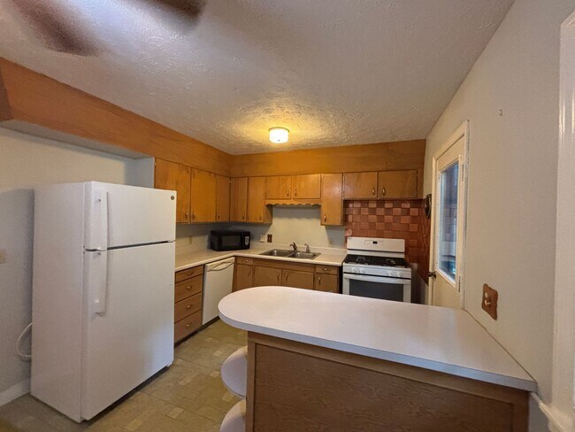 Foto del edificio - 3 BR / 1.5BA | Spacious Single Family Home | 1-Car Garage | Large backyard!