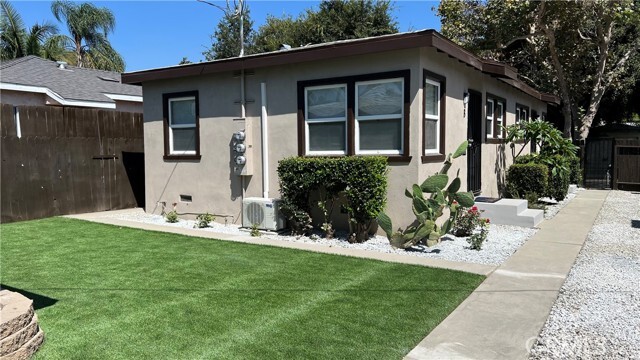 Foto principal - 494 E Sunset St