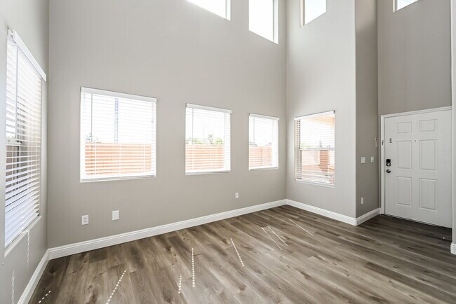 Foto del edificio - 4928 Tioga Pass Ave