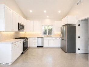 Building Photo - 1141 Calle Tulipan