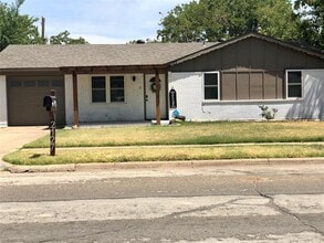 Building Photo - 2127 E Mitchell St