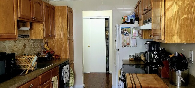 Foto del edificio - 464 Sierra Vista Ln