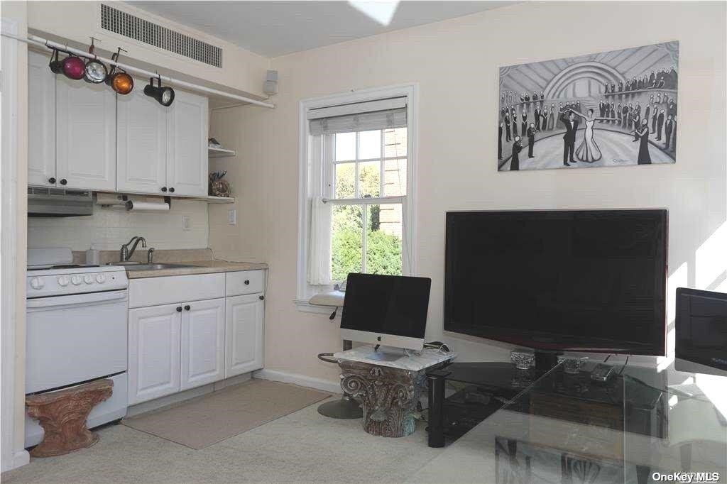 Foto principal - 1392 Old Northern Blvd