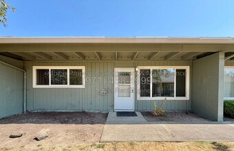 Building Photo - 925 NW Joy Ave