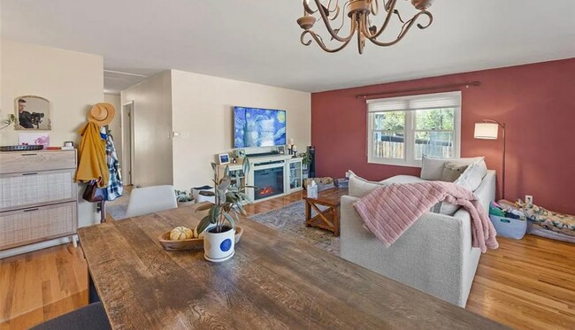 Building Photo - Charming Ranch-Style Home in the Heart of Colorado Springs