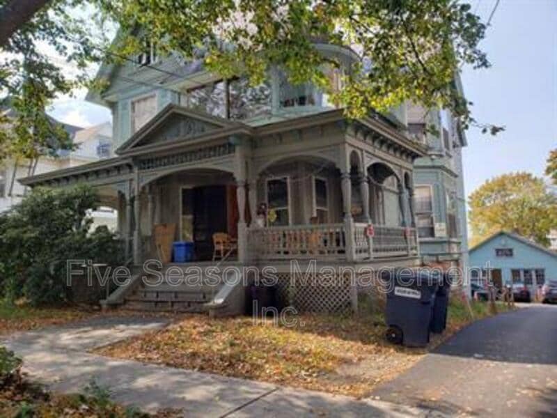 Primary Photo - 41 S Willard St