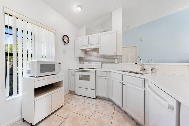 Building Photo - 16934 Key Lime Blvd