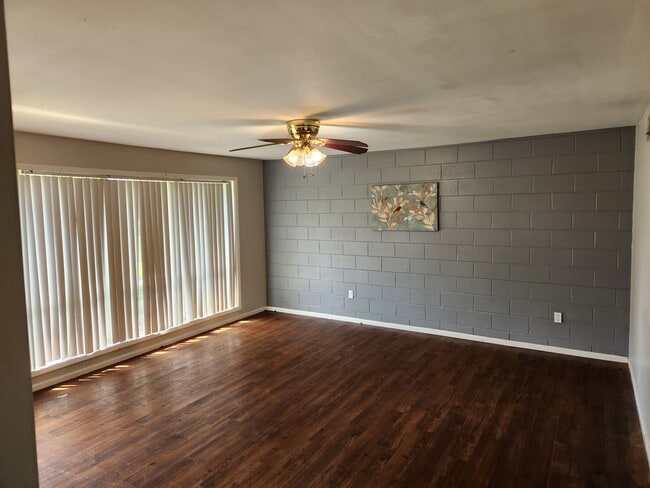 Building Photo - 306 Clifton Dr