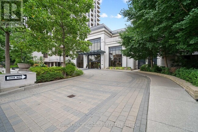 Building Photo - 100-100 Harrison Garden Blvd