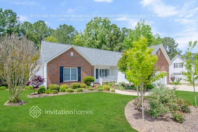 Building Photo - 405 Broadmoor Way