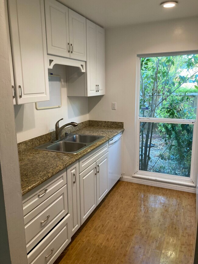 Fully Equipped Kitchen - 1919 Ygnacio Valley Rd