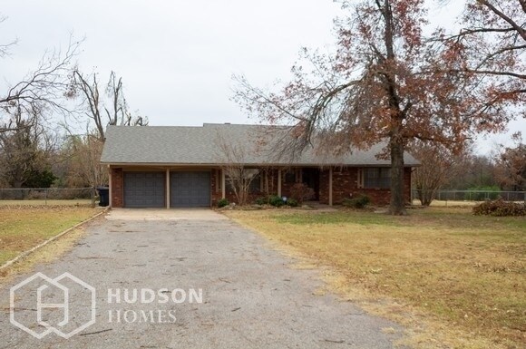 Foto principal - 9720 Bartlett Rd