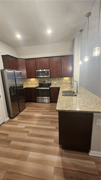 Foto del edificio - 2006 Theresa Dr