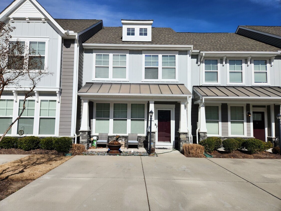 Primary Photo - Chesterfield-Magnolia Green Townhome- 3 Be...