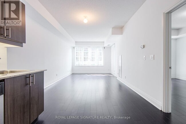 Building Photo - 17-217 Kenaston Gardens