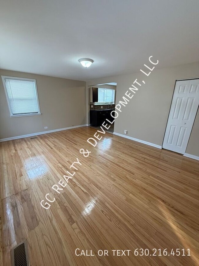 Foto del edificio - 9906 S Clyde Ave