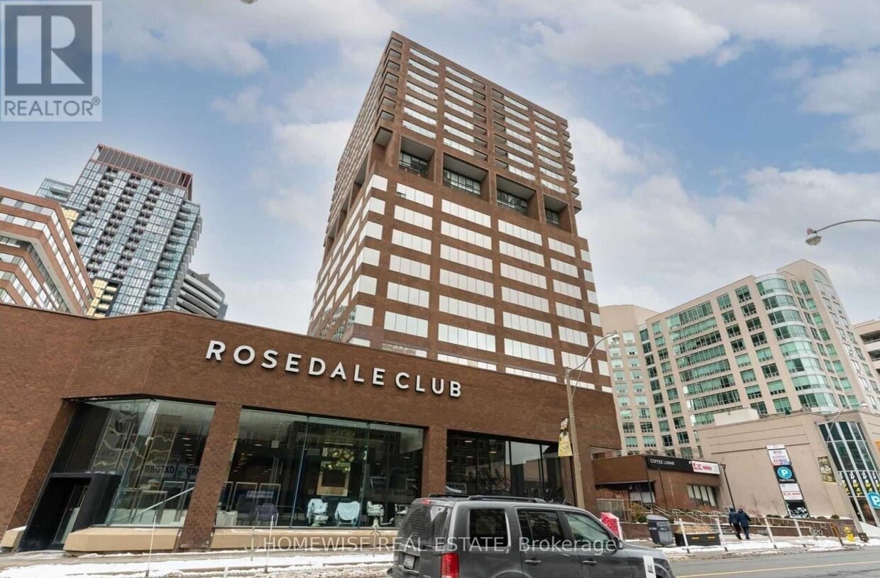Primary Photo - 914 Yonge St
