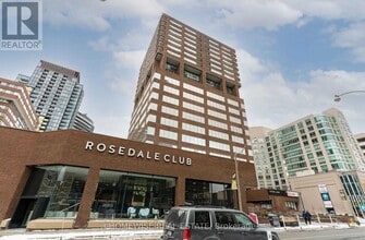Building Photo - 914-1914 Yonge St