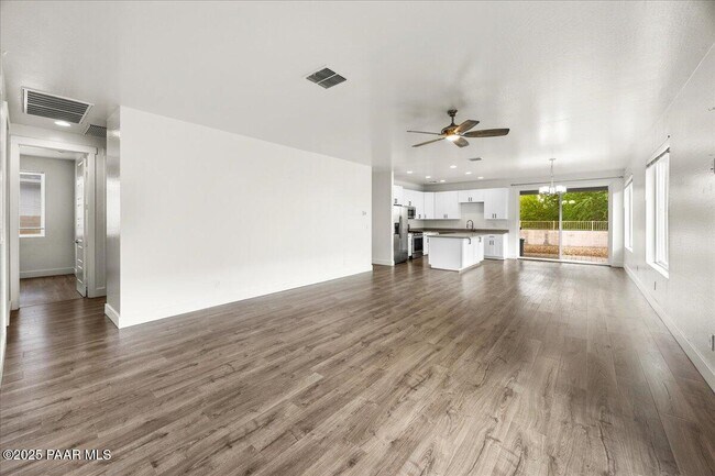 Foto del edificio - 1643 Stratford Pl