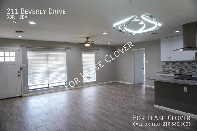 Foto del edificio - 211 Beverly Dr