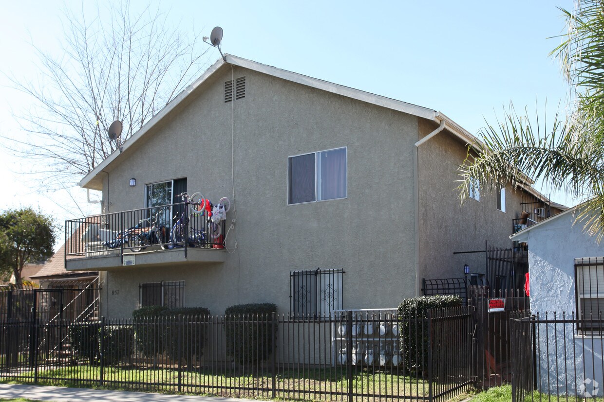 Primary Photo - 857 Cerritos Ave