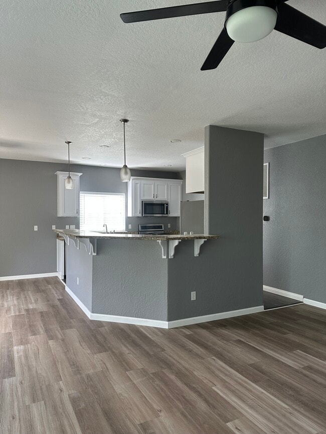 Building Photo - 855 Virginia Dr