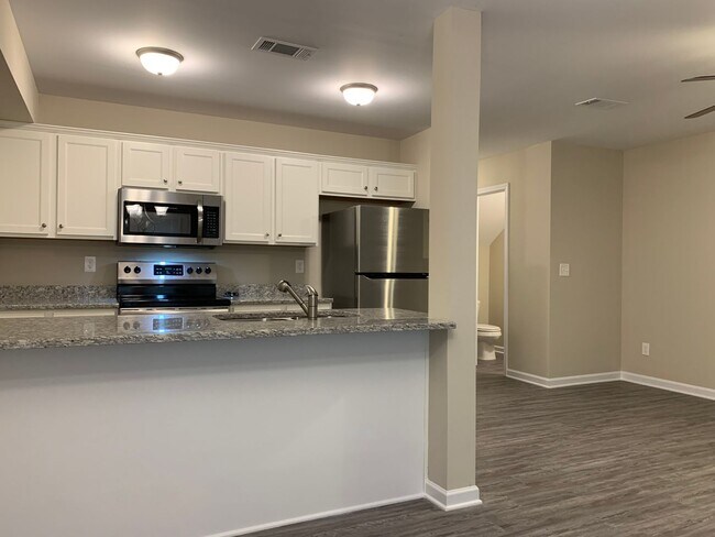 Foto del edificio - Great Townhome Near Middle Georgia State U...