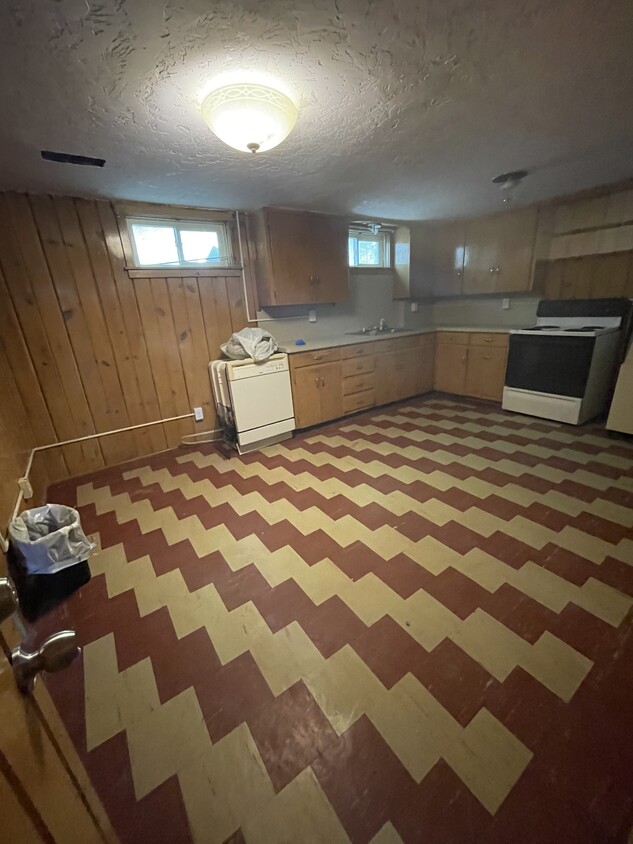 Kitchen - 360 Randolph Ave