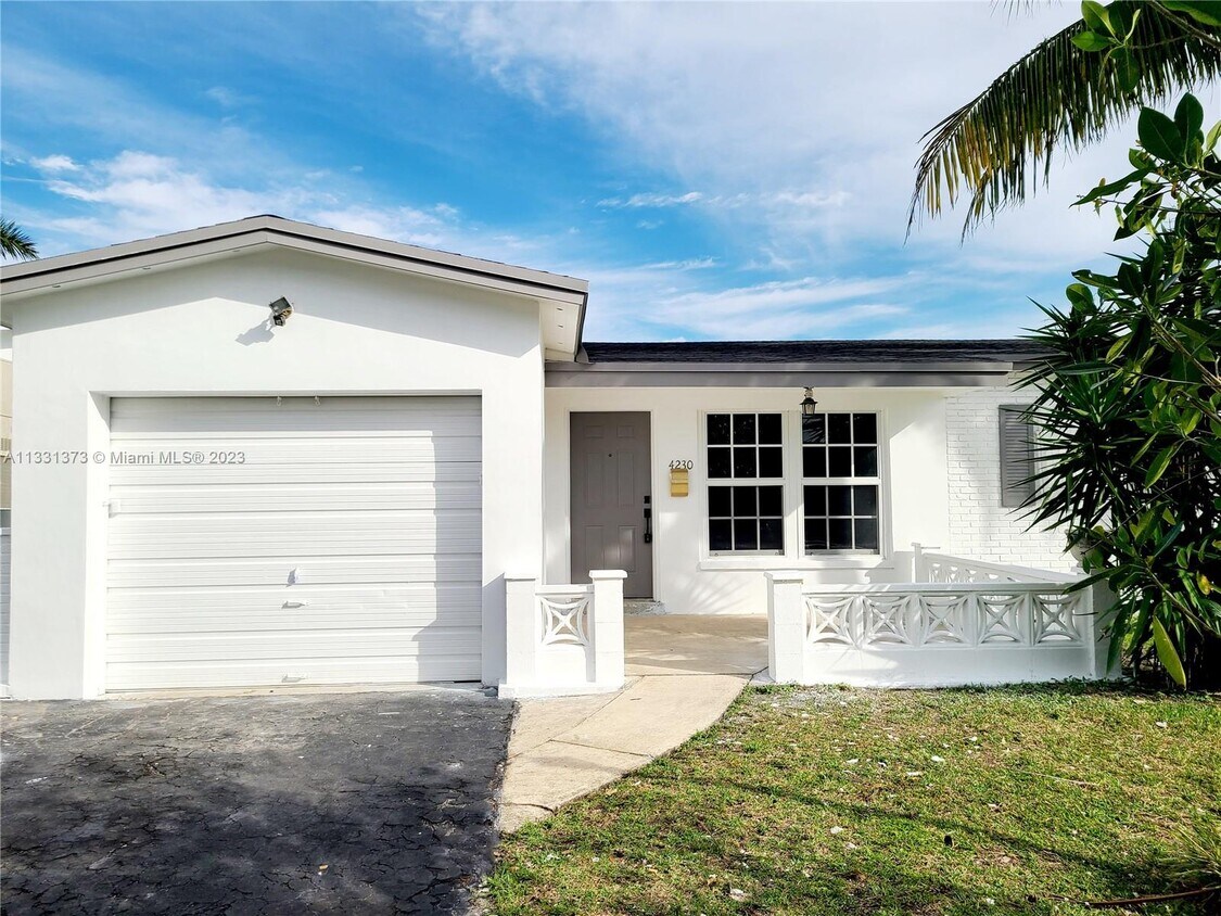 4230 NW 52nd Ave, Lauderdale Lakes, FL 33319 House Rental in