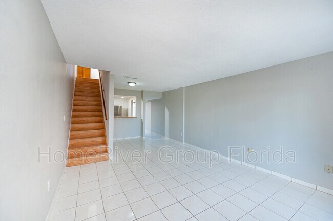 Building Photo - 810 SW 105th Ave