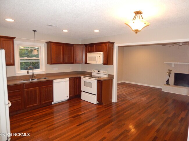Building Photo - 210 Long John Silver Dr