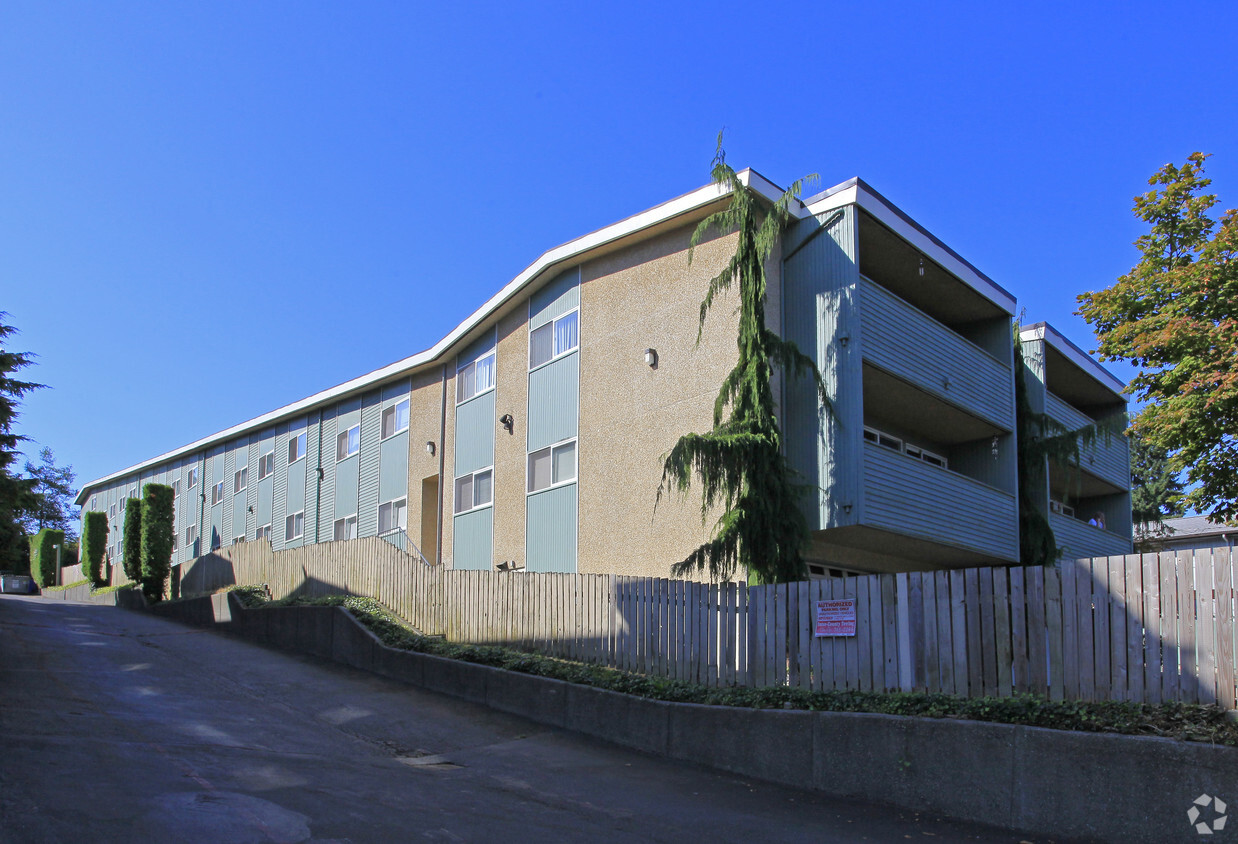 Primary Photo - Lakeview Terrace Apartments