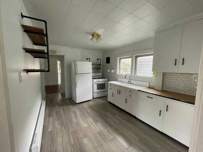 Building Photo - 608 Lippincott Ave