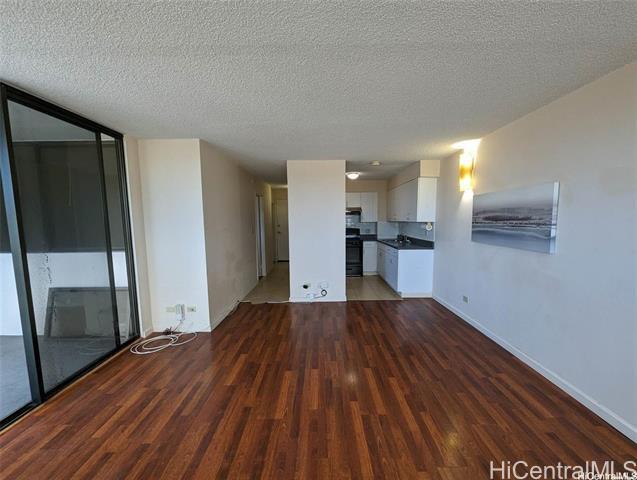 Building Photo - 1571 Piikoi St