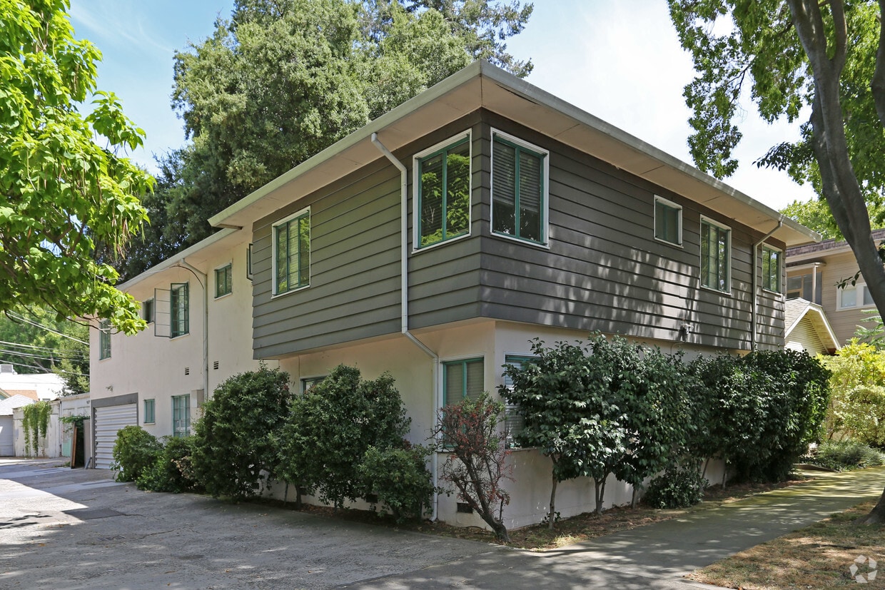 Building Photo - 1417 23rd St