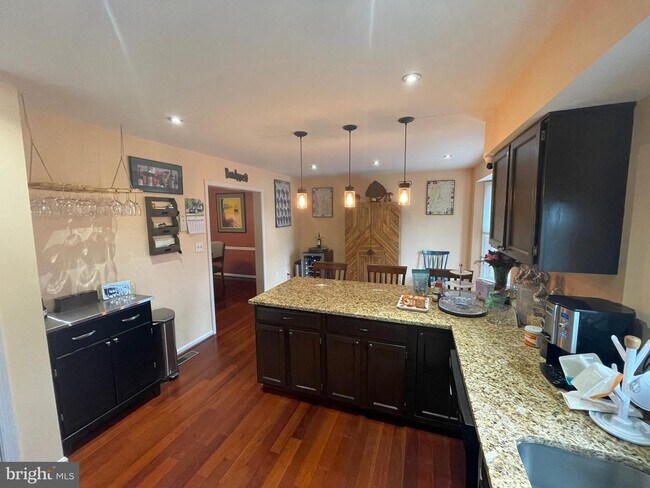 Building Photo - 43378 Livery Square