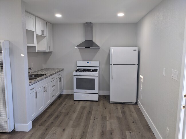 Foto del edificio - 3318 W 157th St