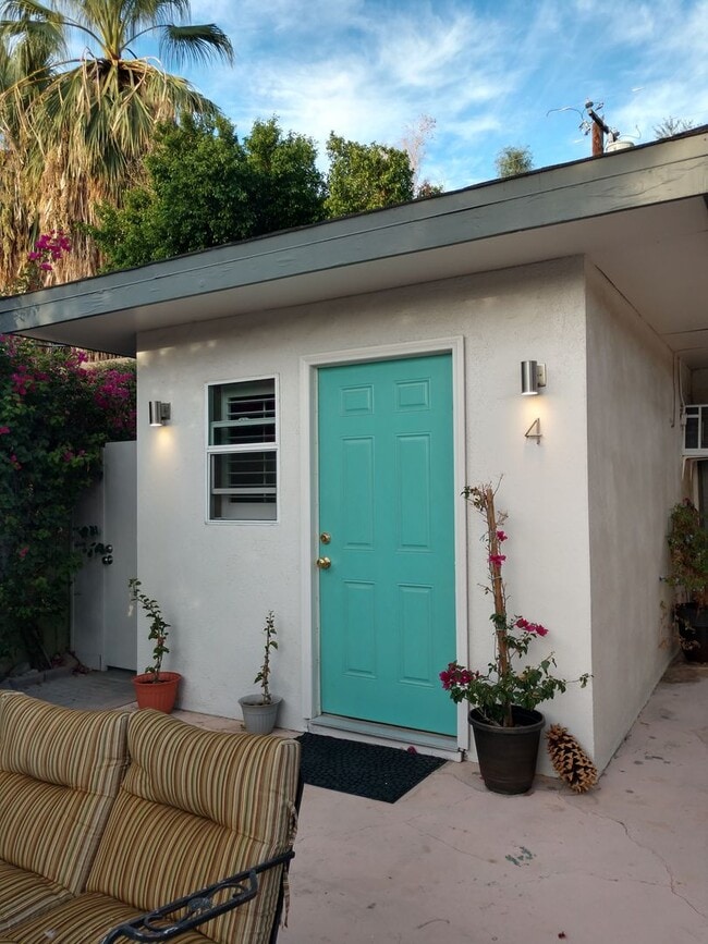 Building Photo - 665 S Camino Real