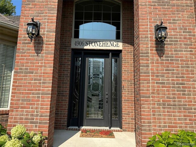 Building Photo - 4906 Stonehenge Dr