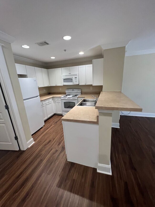 Building Photo - 15-1527 Kisling