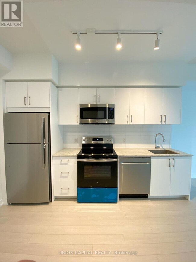 Photo du bâtiment - 4010 Eglinton Ave W