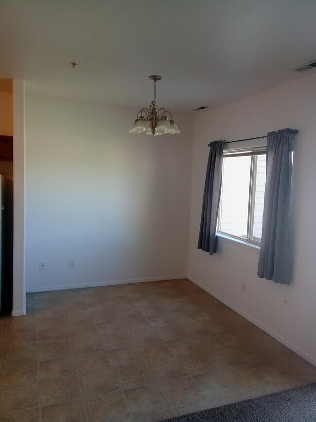 Building Photo - 2474 Orion Way