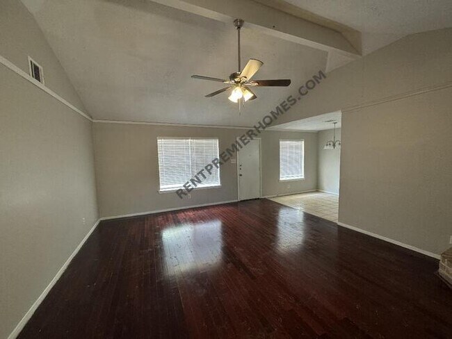 Foto del edificio - 8102 Teal Park Ct