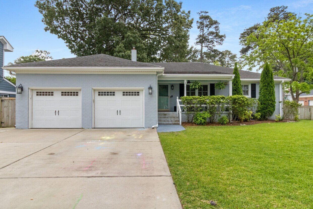 Primary Photo - 3 bedroom Home for Rent in Shadow Lawn