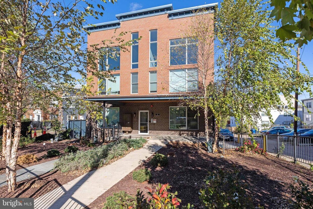 37 Missouri Ave NW Unit 24, Washington, DC 20011 Room for Rent in